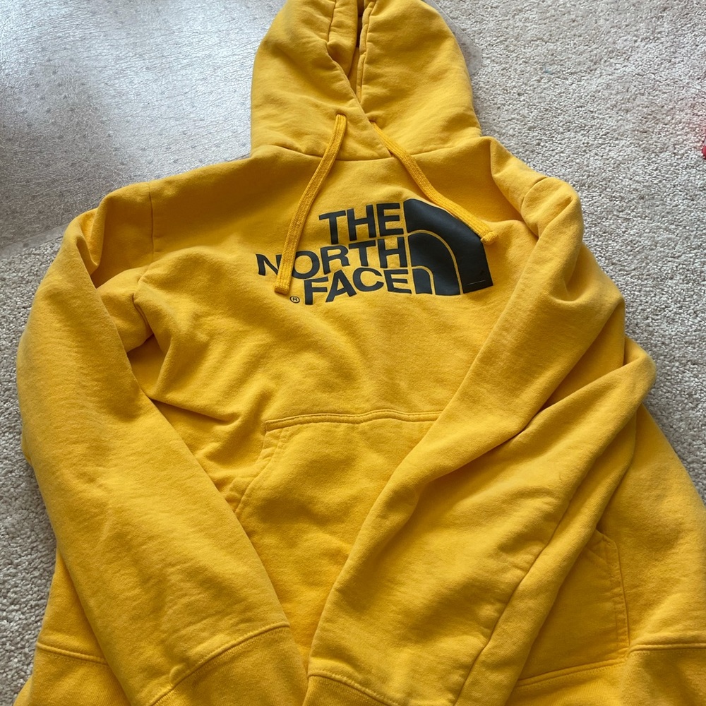 Men’s north face hoodie